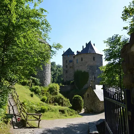 Cozy Family In 別荘