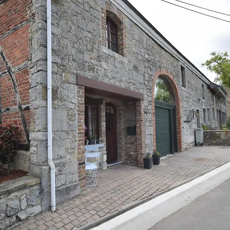 Cozy Family In 別荘